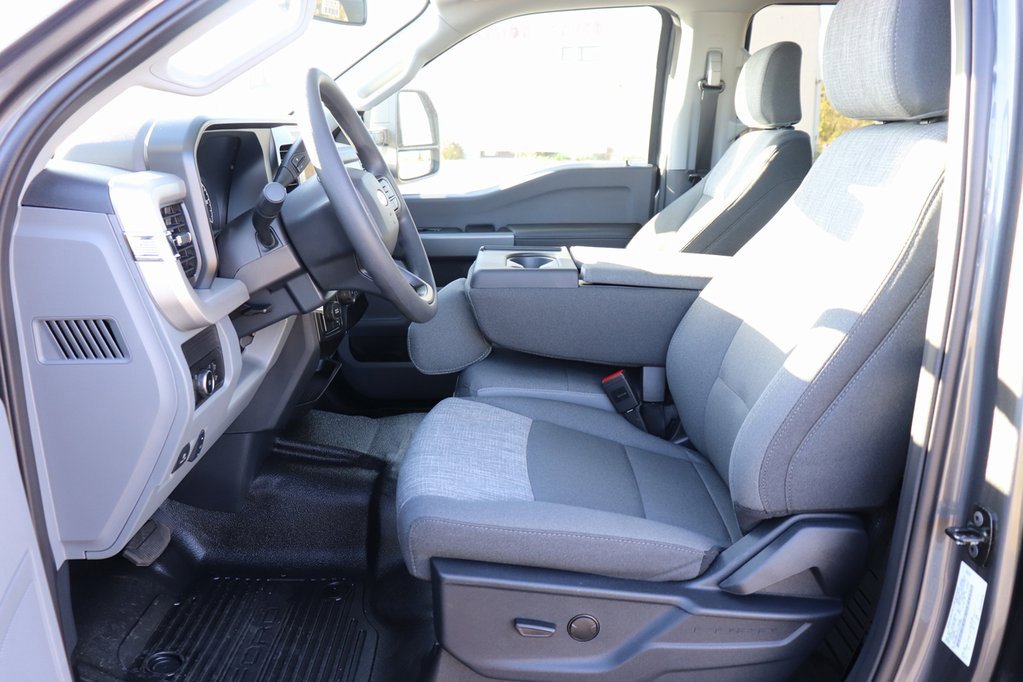 New 2026 Ford F450 XLT w/ XLT Value Package image 3