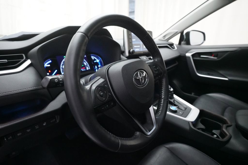 Used 2019 Toyota RAV4 Limited AWD/4WD image 8