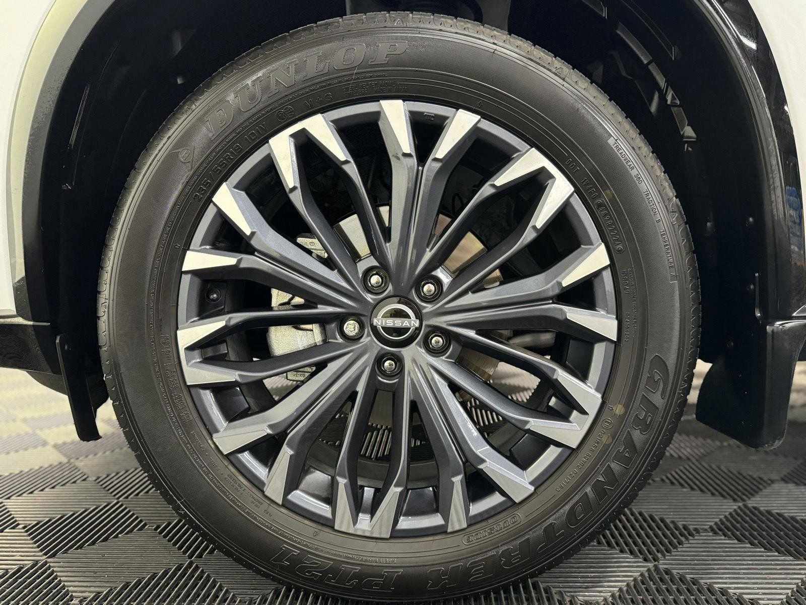 Used 2024 Nissan Rogue Platinum w/ Platinum Premium Package image 8