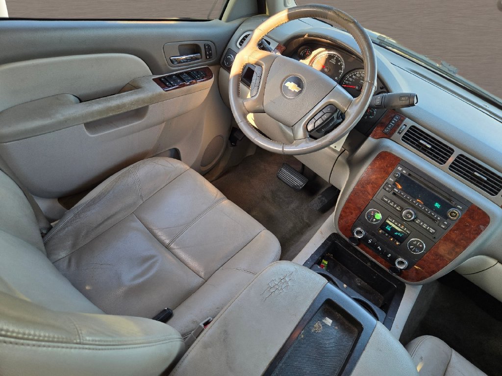 Used 2013 Chevrolet Tahoe LT w/ Luxury Package RWD image 16