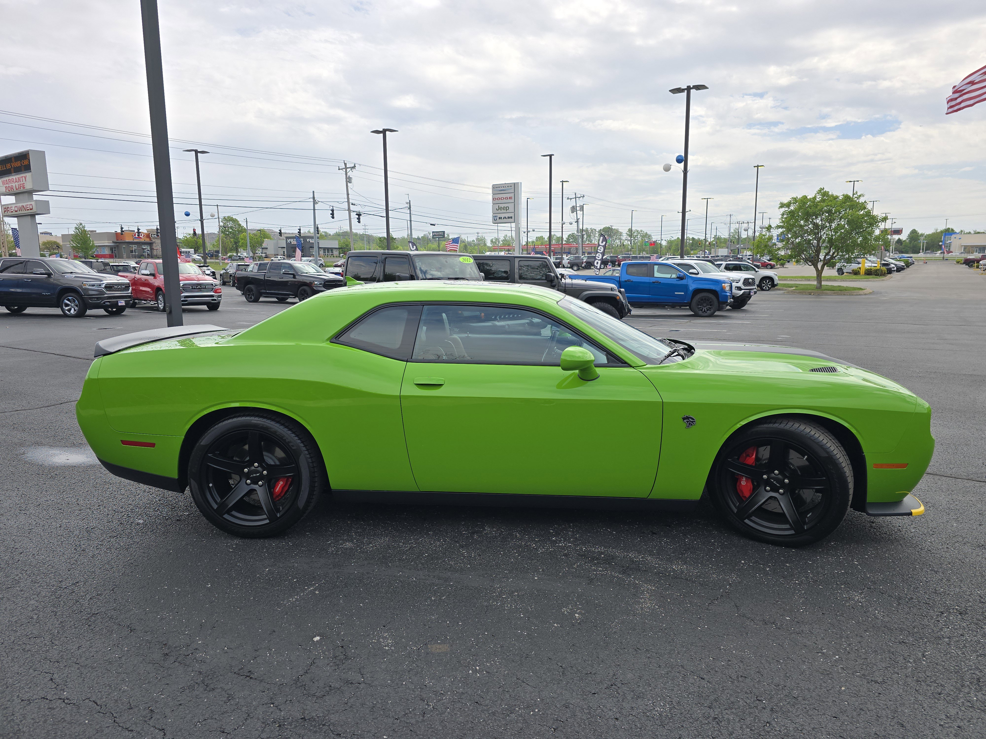 Used 2017 Dodge Challenger SRT Hellcat image 17