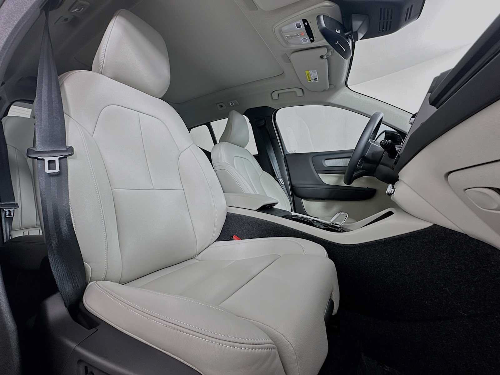 Used 2026 Volvo XC40 B5 Ultra w/ Climate Package AWD/4WD image 27