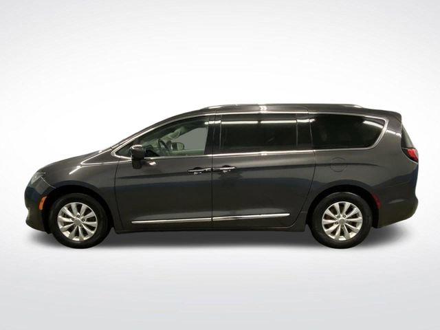 Used 2018 Chrysler Pacifica Touring-L image 11