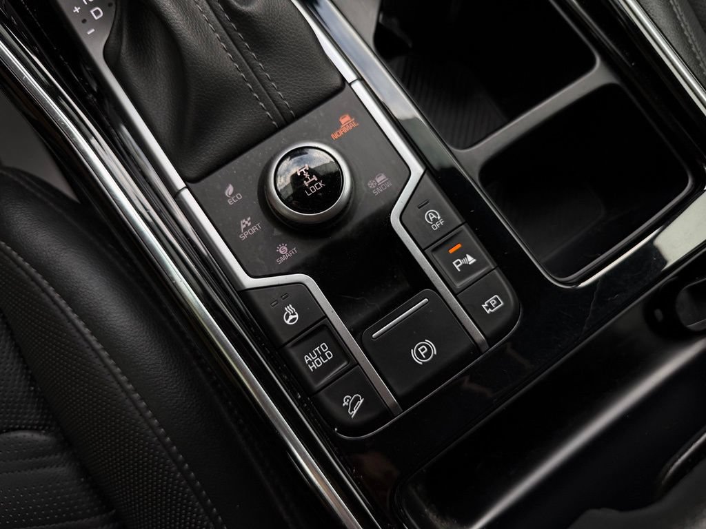 Certified 2025 Kia Sorento SX Prestige AWD/4WD image 24