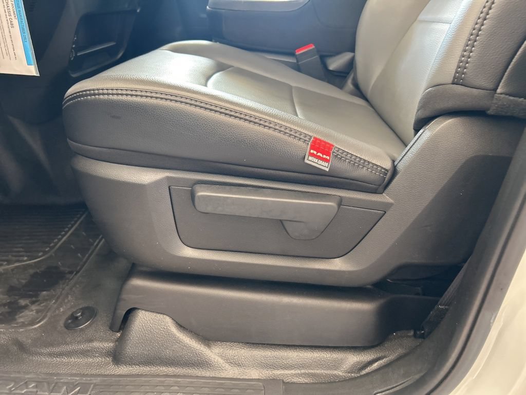Used 2025 RAM 5500 Tradesman AWD/4WD image 37