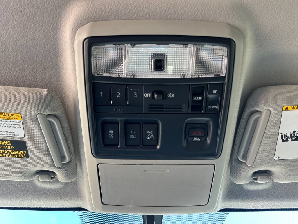 Used 2019 Toyota 4Runner Limited AWD/4WD image 18