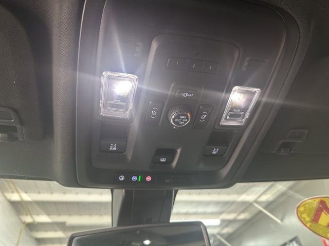 Used 2021 Chevrolet Tahoe LT w/ LT Signature Package AWD/4WD image 14