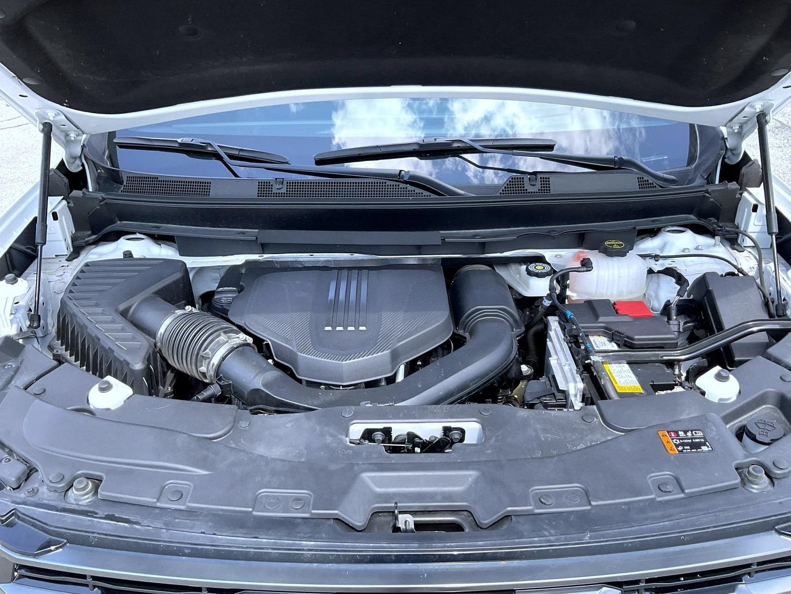 Certified 2024 GMC Acadia AT4 w/ Luxury Package AWD/4WD image 27
