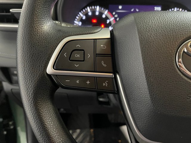 Used 2023 Toyota Highlander L FWD image 24