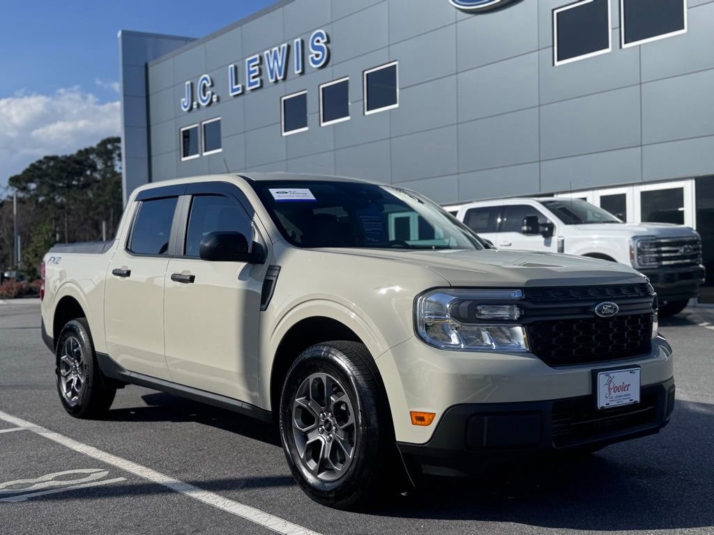 Used 2024 Ford Maverick XLT image 1