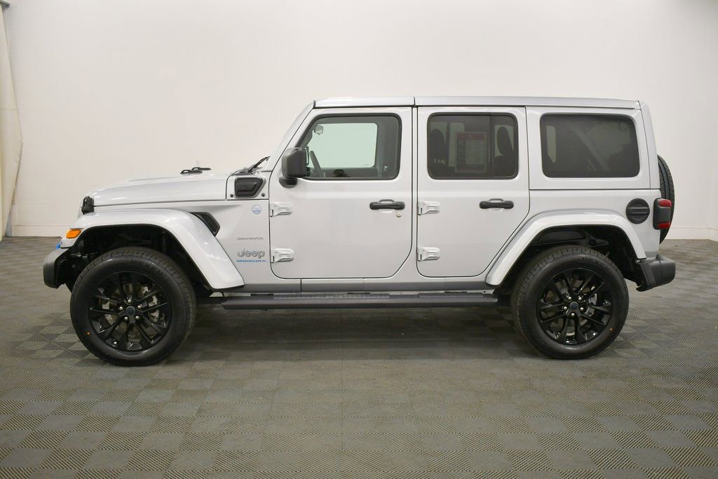 Used 2024 Jeep Wrangler Unlimited Sahara image 4