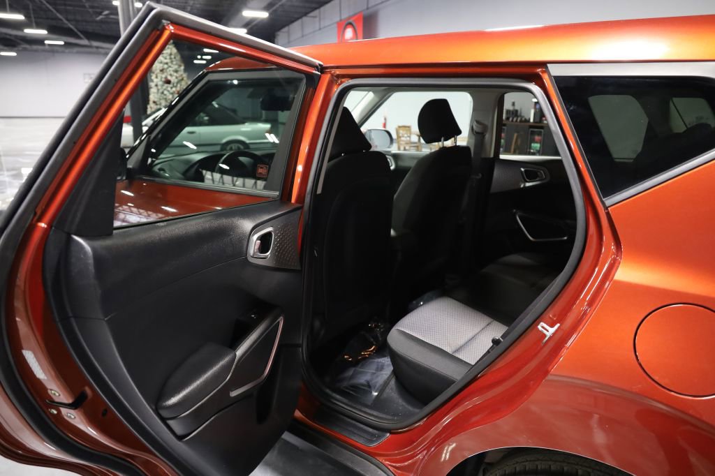 Used 2021 Kia Soul LX image 16