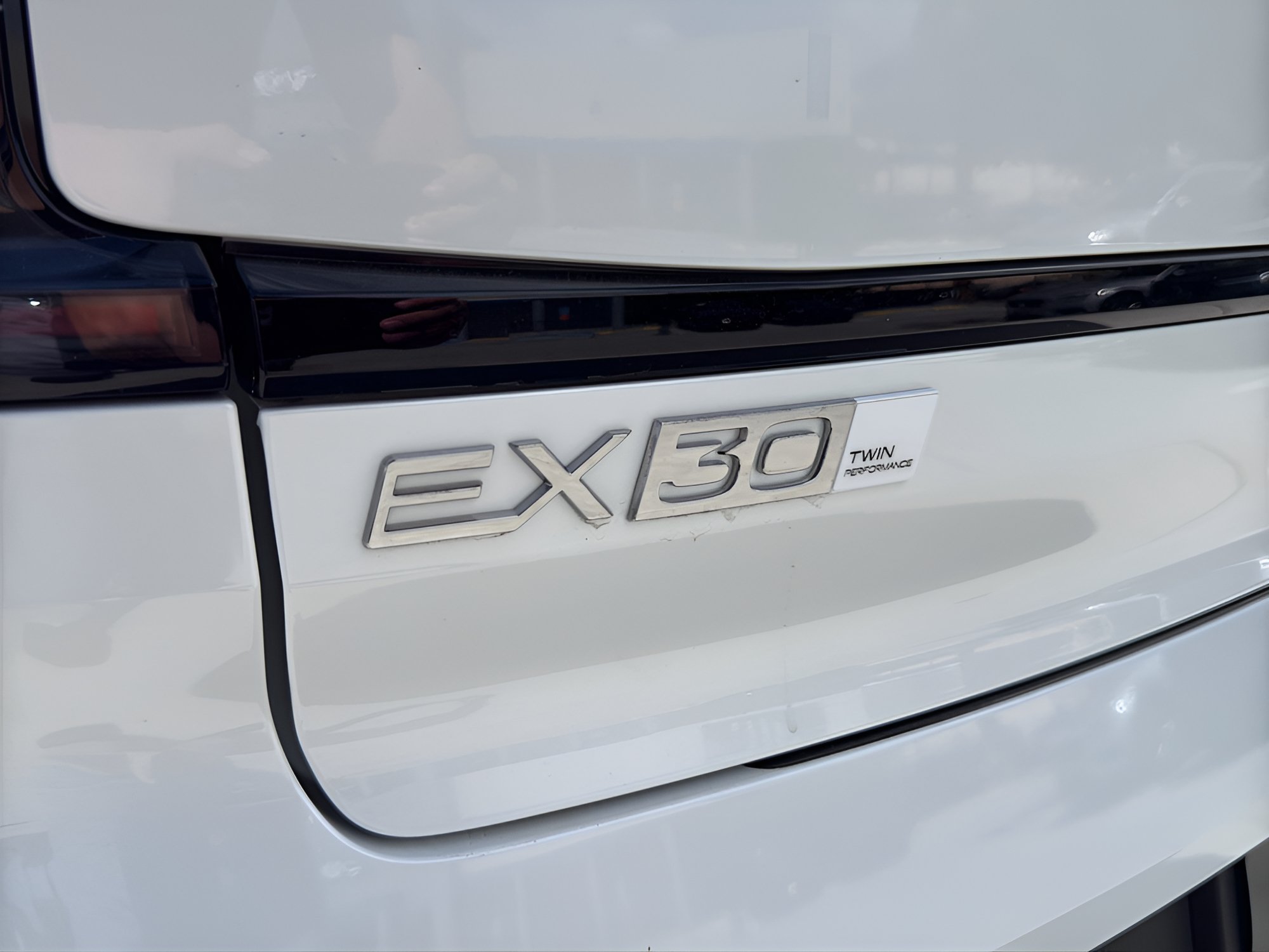 New 2026 Volvo EX30 Ultra w/ Protection Package Premier AWD/4WD image 9
