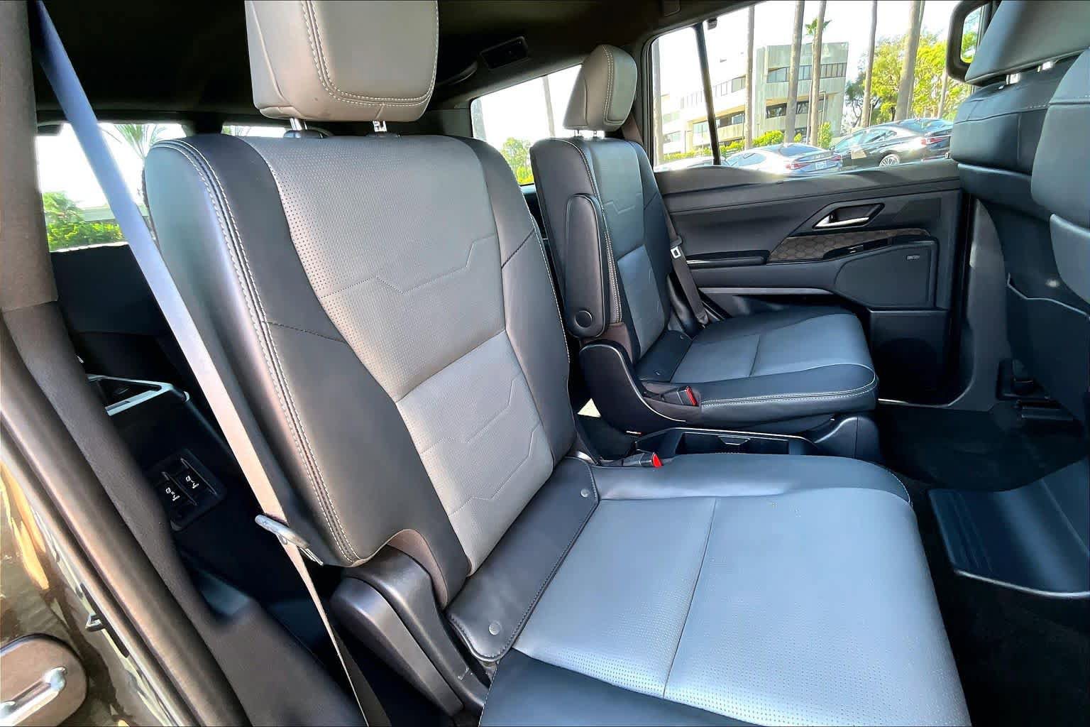Used 2024 Lexus GX 550 w/ Accessory Package (Z1) AWD/4WD image 19