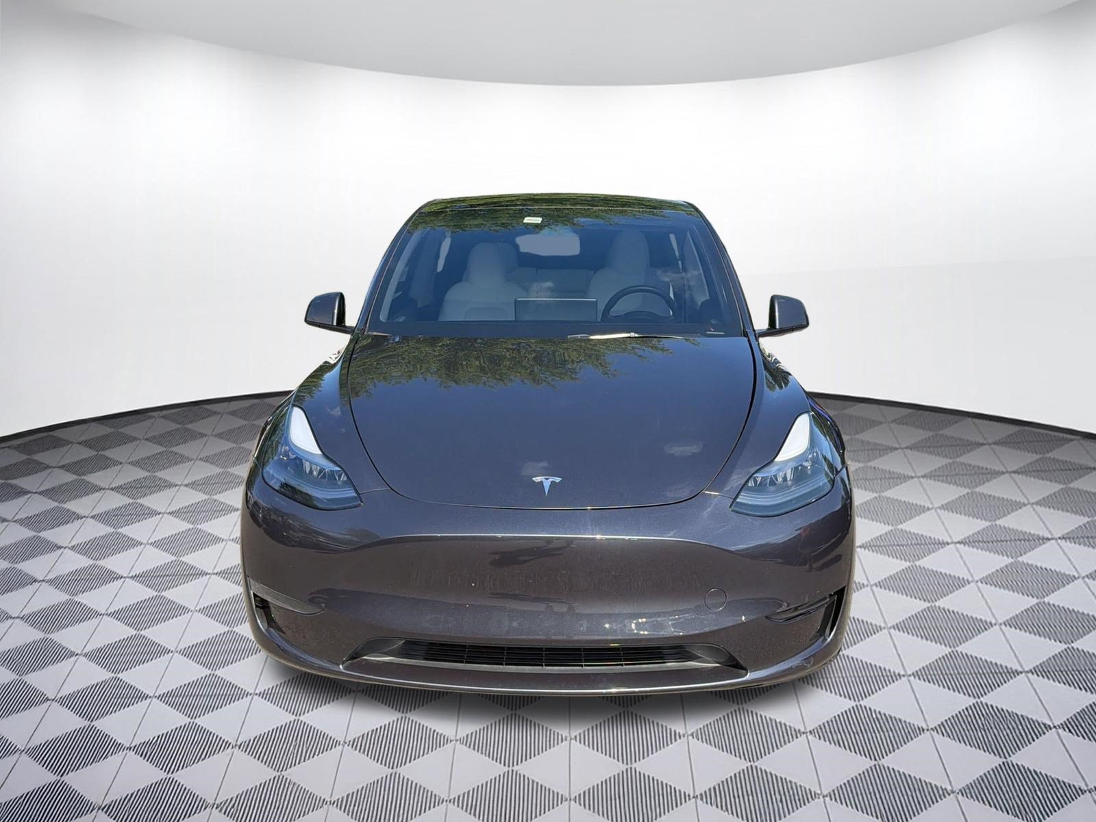 Used 2024 Tesla Model Y Long Range RWD image 4