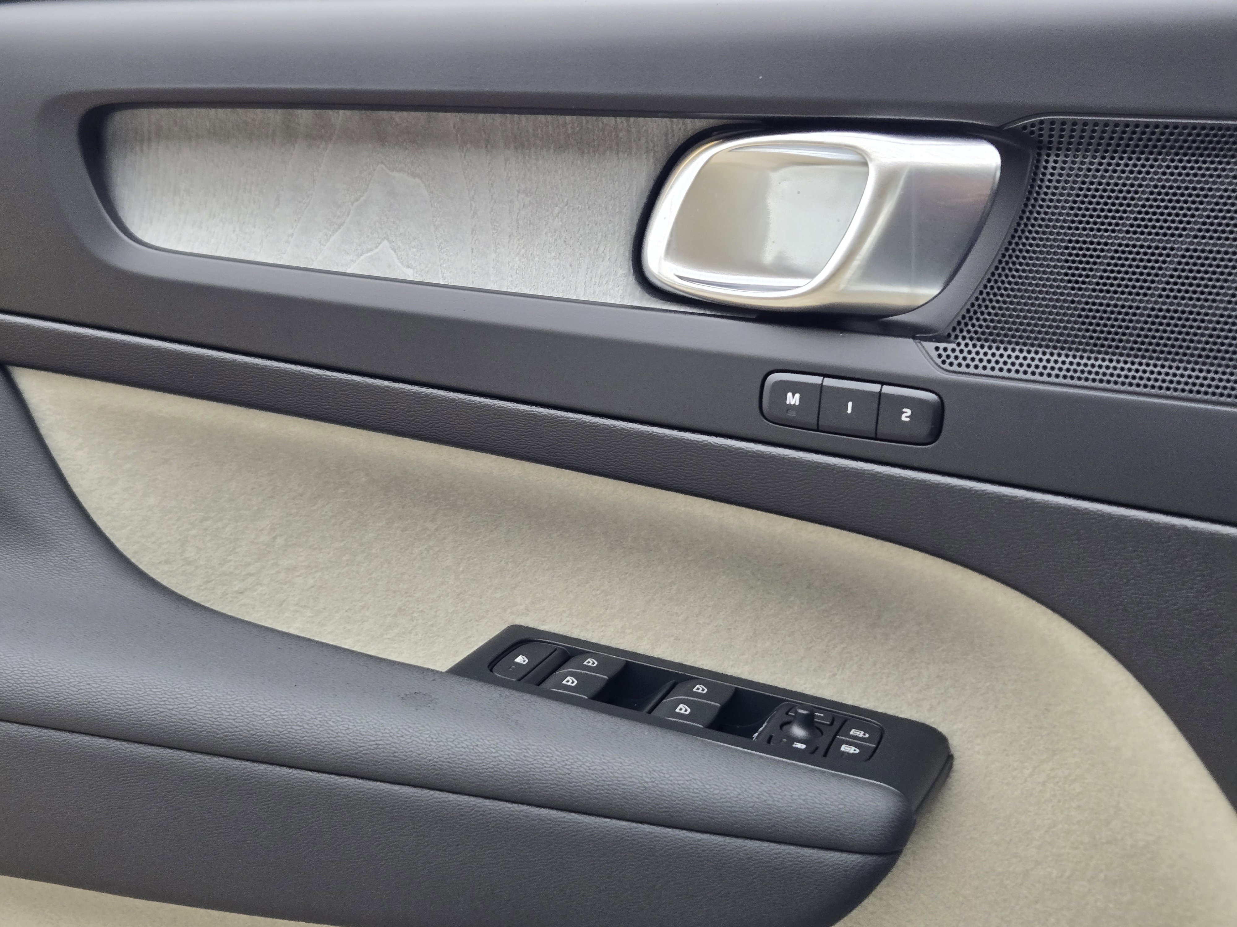 New 2026 Volvo XC40 B5 Plus w/ Protection Package Premier image 25