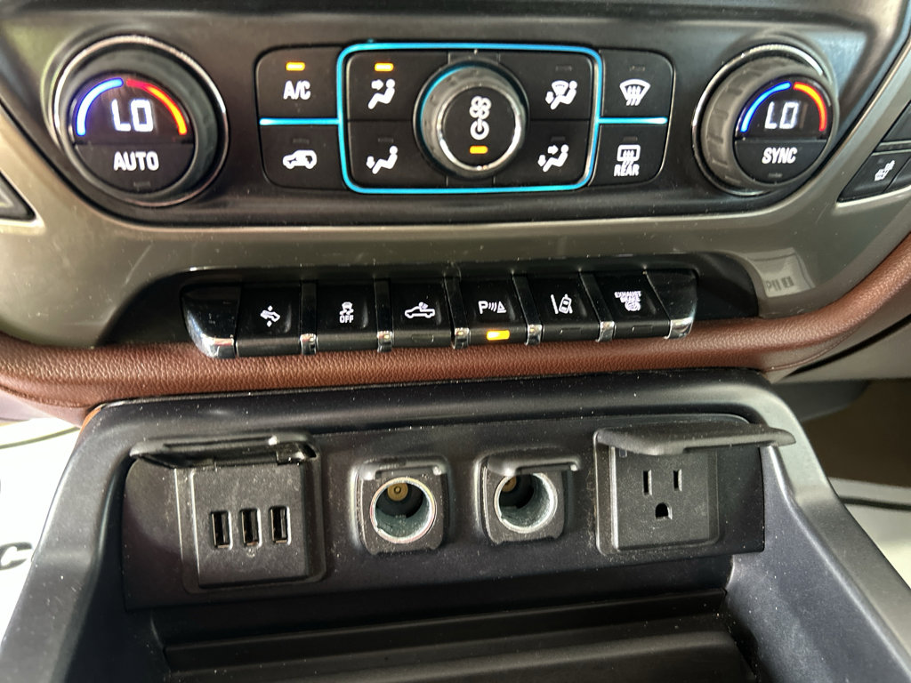 Used 2015 Chevrolet Silverado 2500 High Country w/ Duramax Plus Package image 31