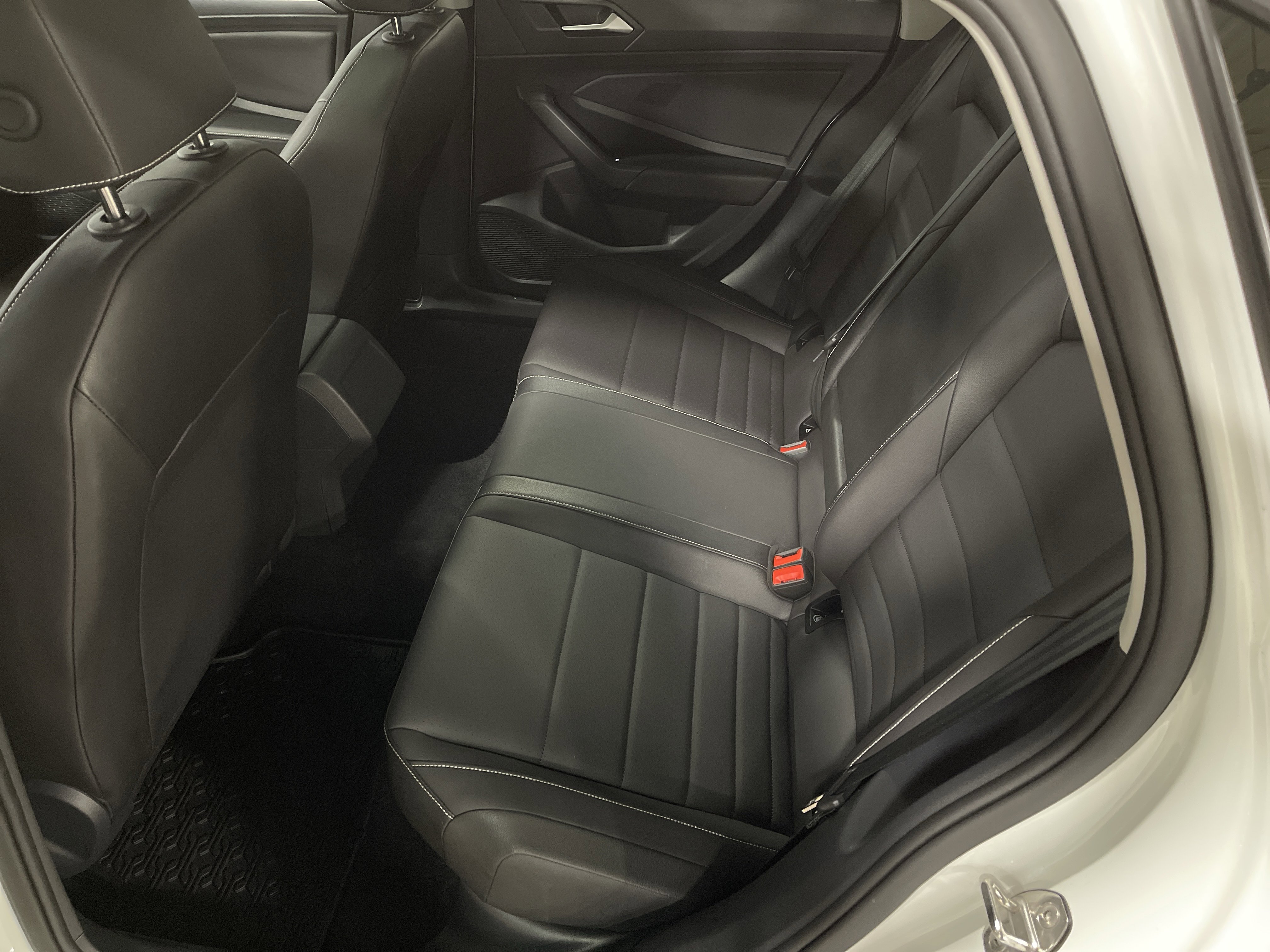 Used 2024 Volkswagen Jetta SE w/ Panoramic Sunroof Package image 11