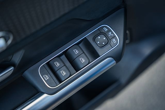 Certified 2024 Mercedes-Benz GLA 250 4MATIC image 39