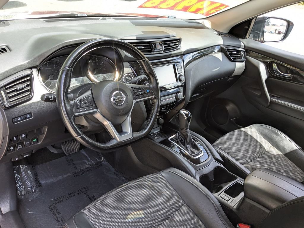 Used 2022 Nissan Rogue Sport SV w/ Technology Package AWD/4WD image 14