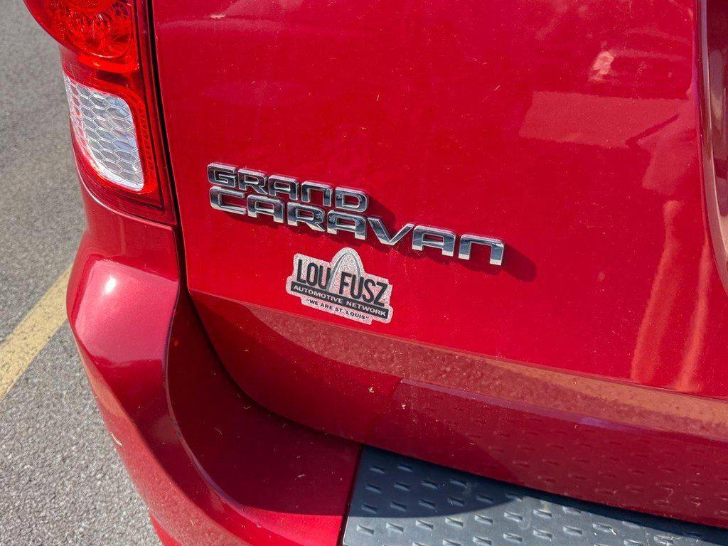 Used 2016 Dodge Grand Caravan SE image 9