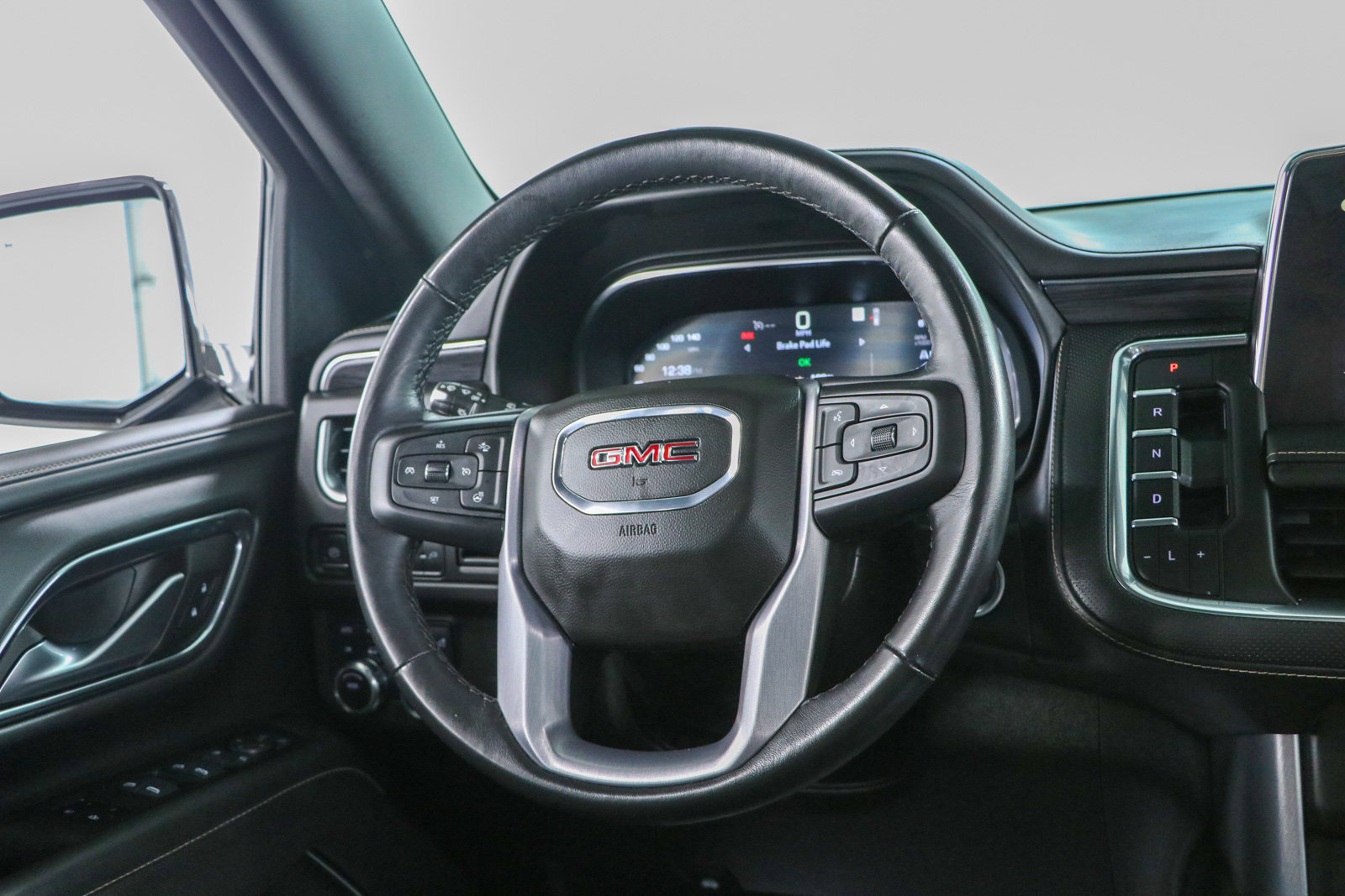 Used 2022 GMC Yukon SLT w/ SLT Premium Package AWD/4WD image 13