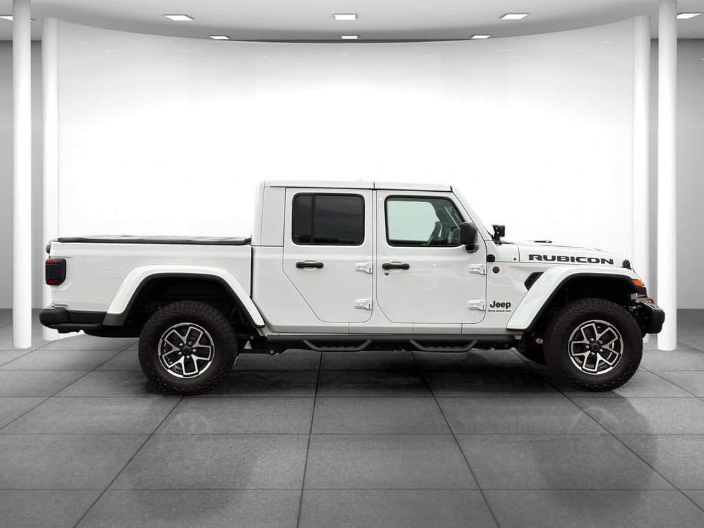 Used 2024 Jeep Gladiator Rubicon AWD/4WD image 8