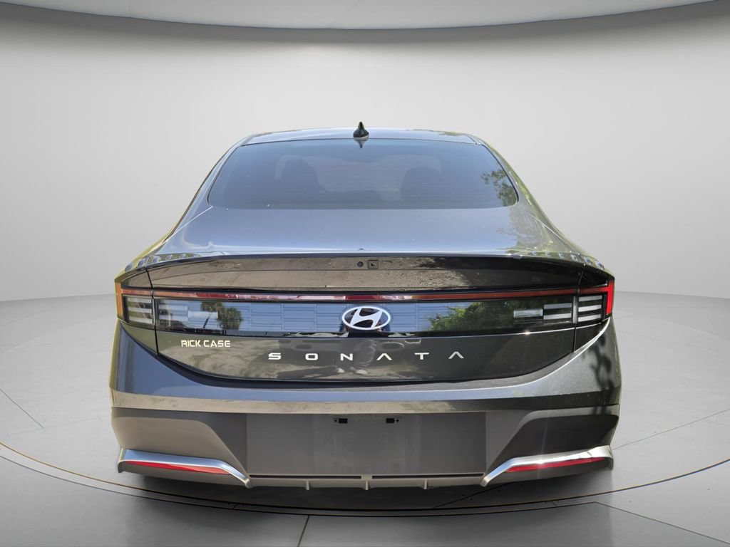 Certified 2025 Hyundai Sonata SE FWD image 4
