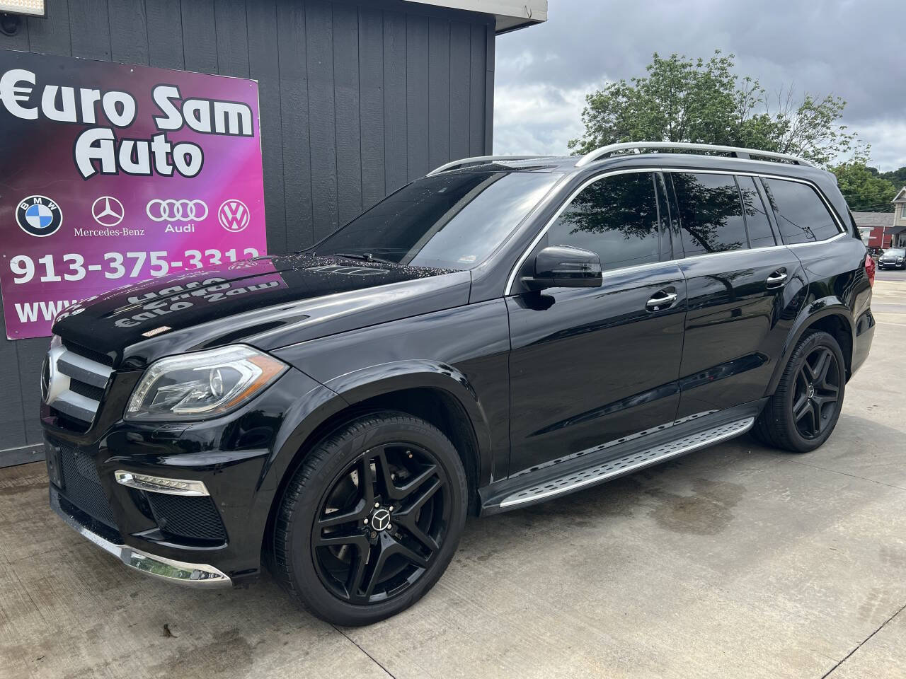 Used 2013 Mercedes-Benz GL 550 4MATIC image 1