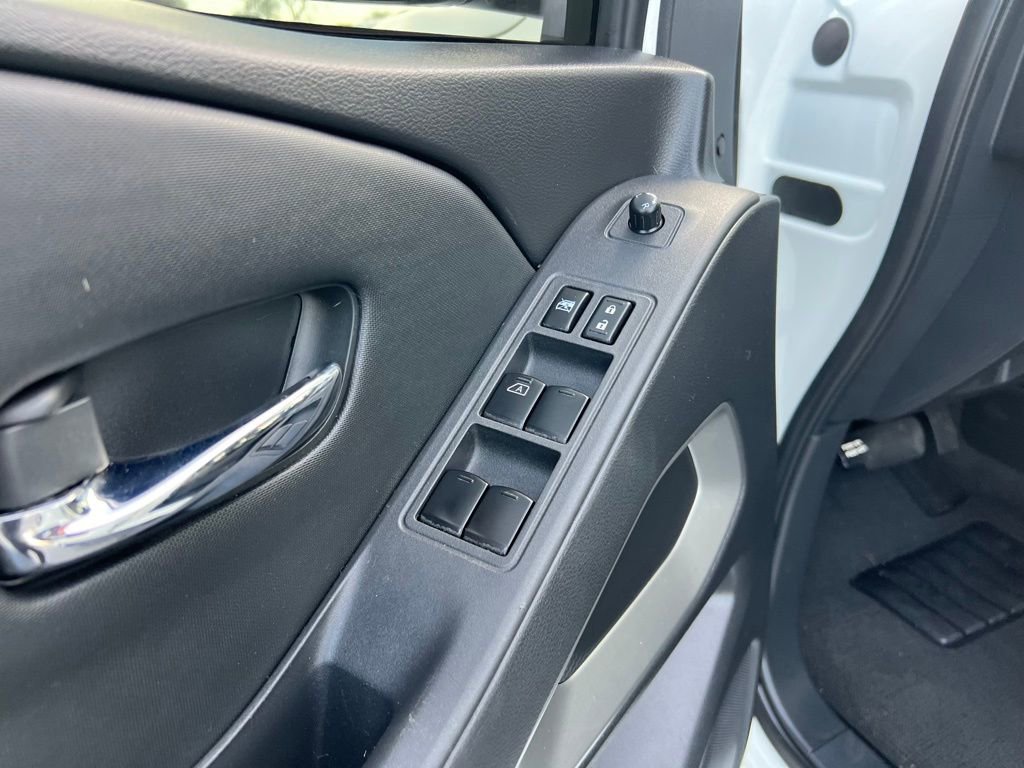 Used 2022 Nissan Frontier SV image 14
