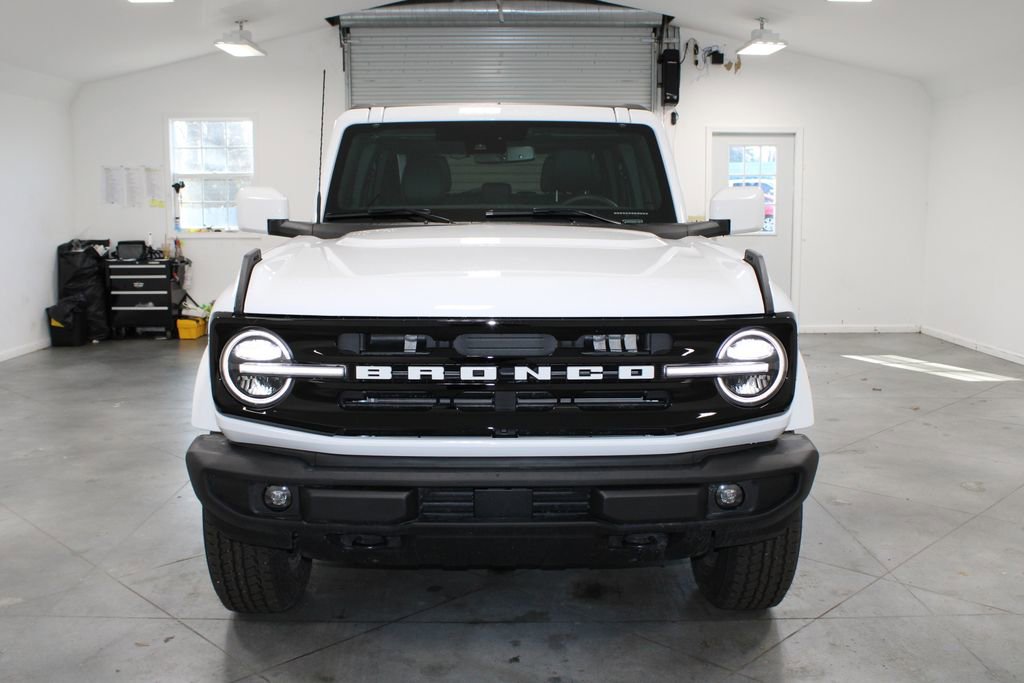 New 2025 Ford Bronco Outer Banks image 2