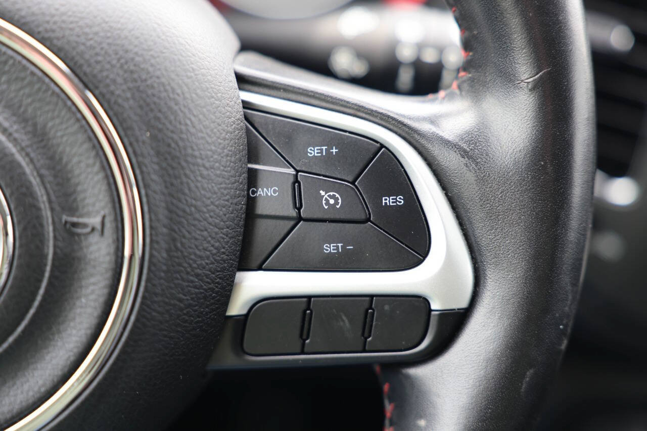 Used 2020 Jeep Compass Trailhawk AWD/4WD image 20