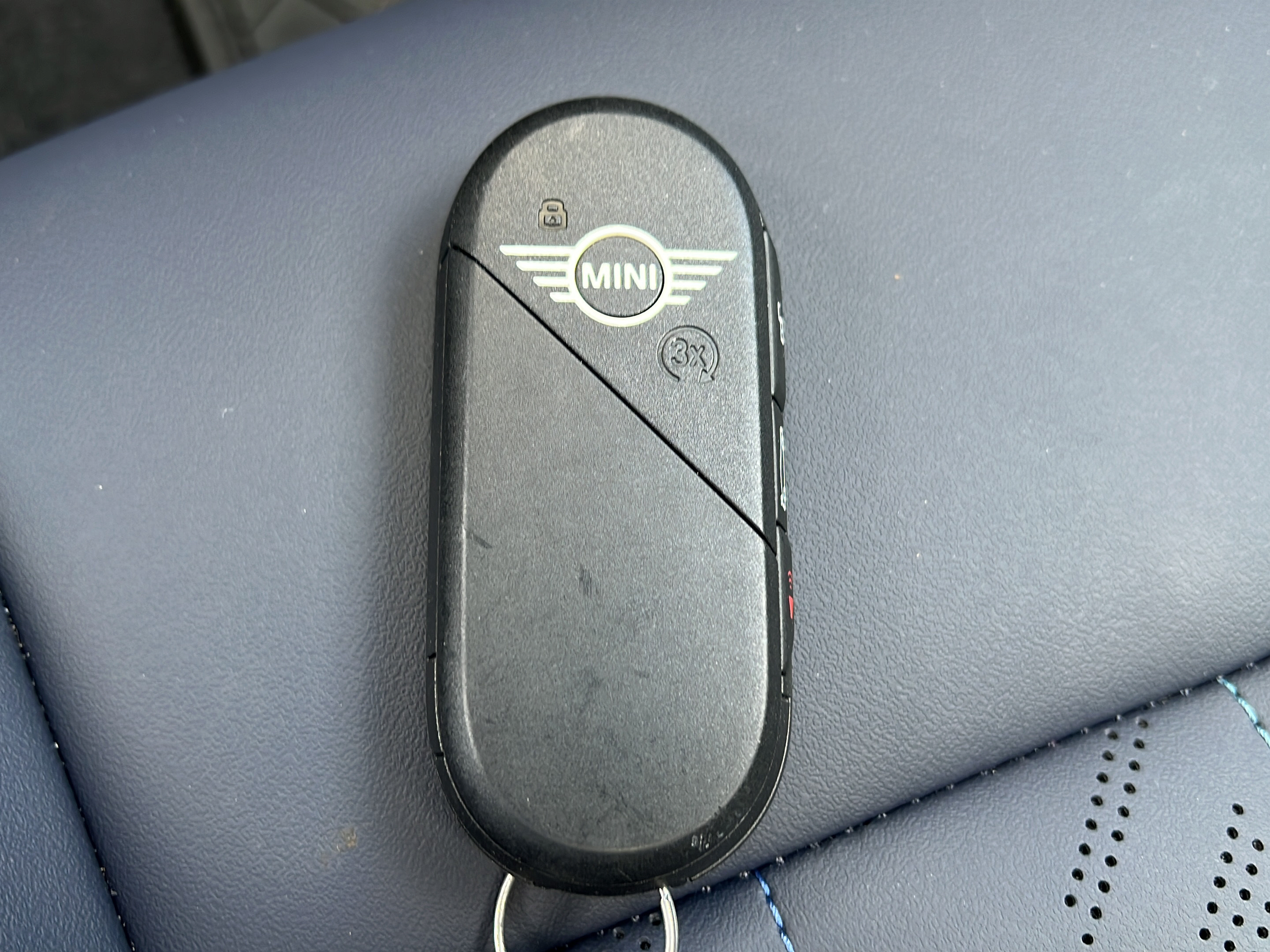 Used 2025 MINI Cooper 4-Door Hardtop FWD image 26