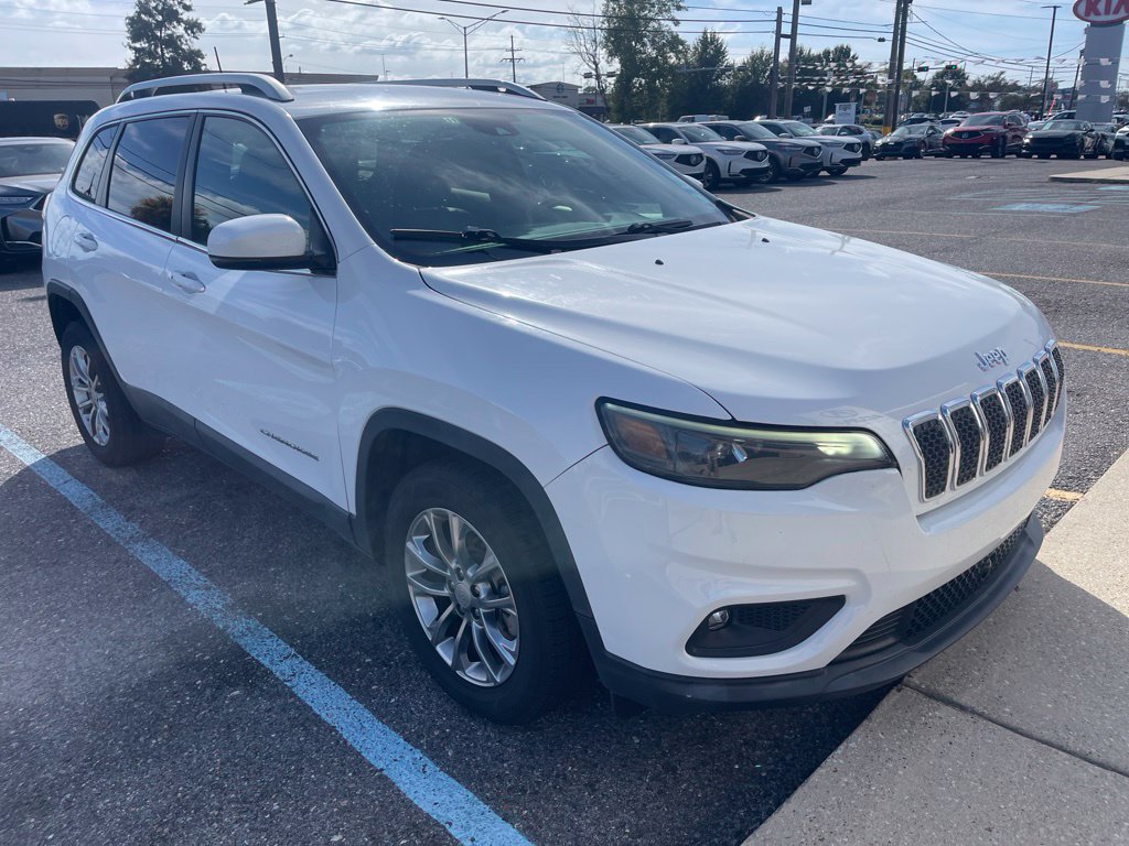 Used 2021 Jeep Cherokee Latitude Plus FWD image 3