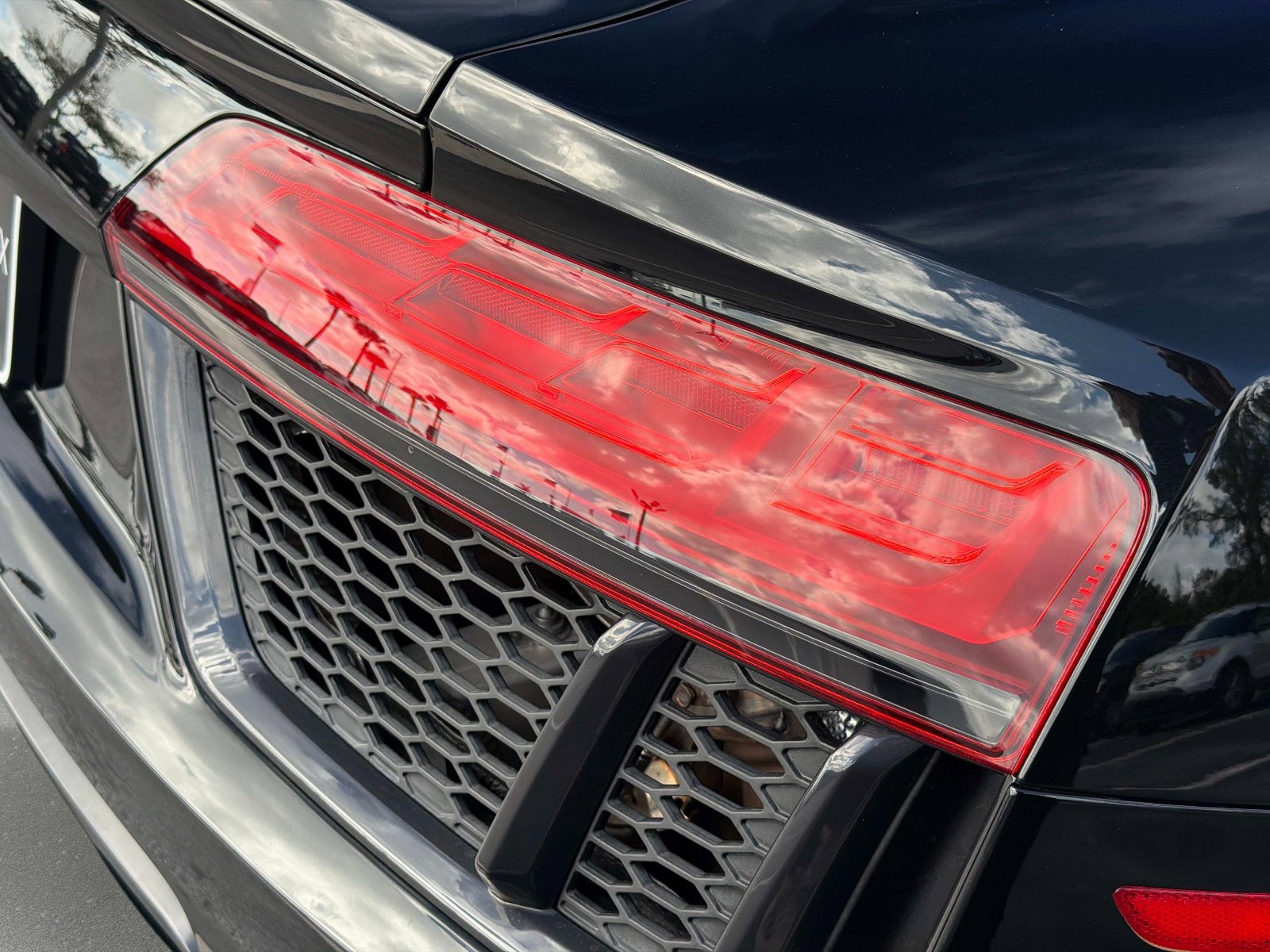 Used 2017 Audi R8 V10 image 17