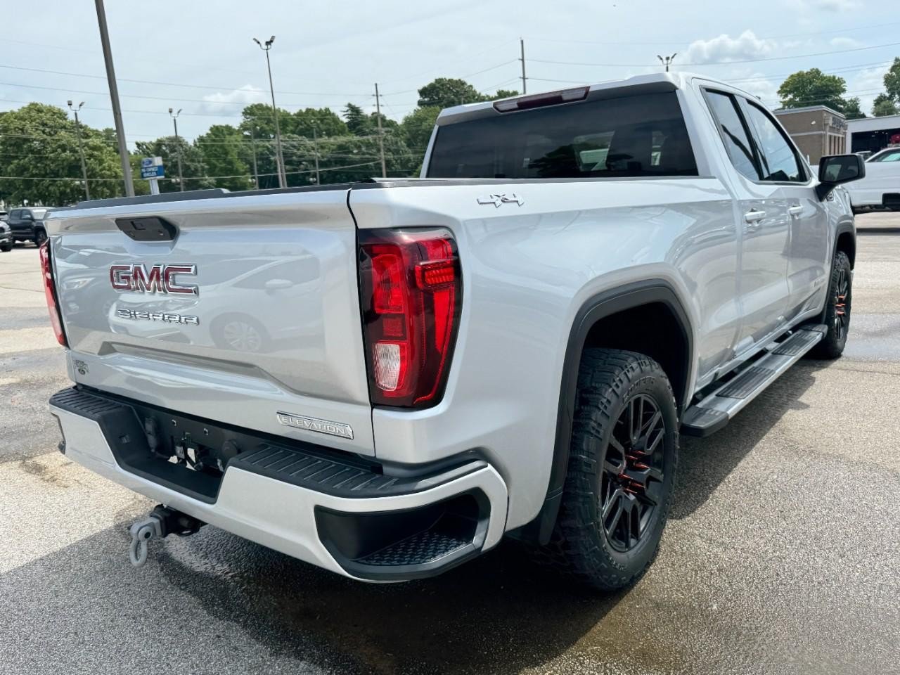 Used 2019 GMC Sierra 1500 Elevation w/ Elevation Value Package AWD/4WD image 3