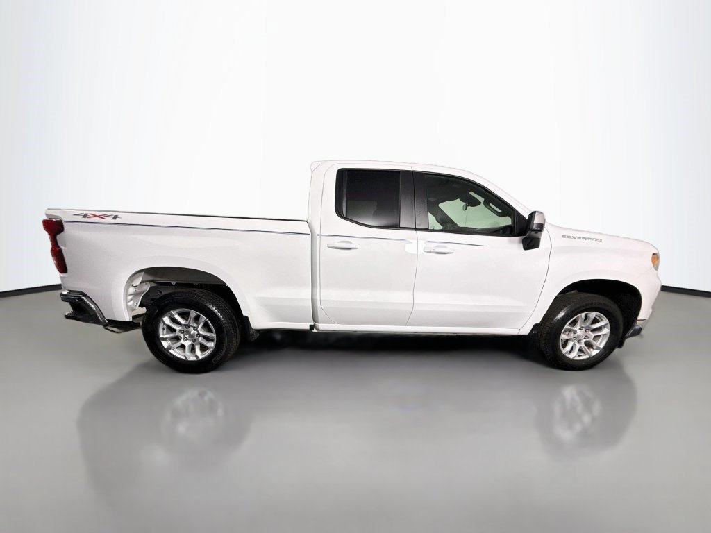 Used 2024 Chevrolet Silverado 1500 LT AWD/4WD image 11