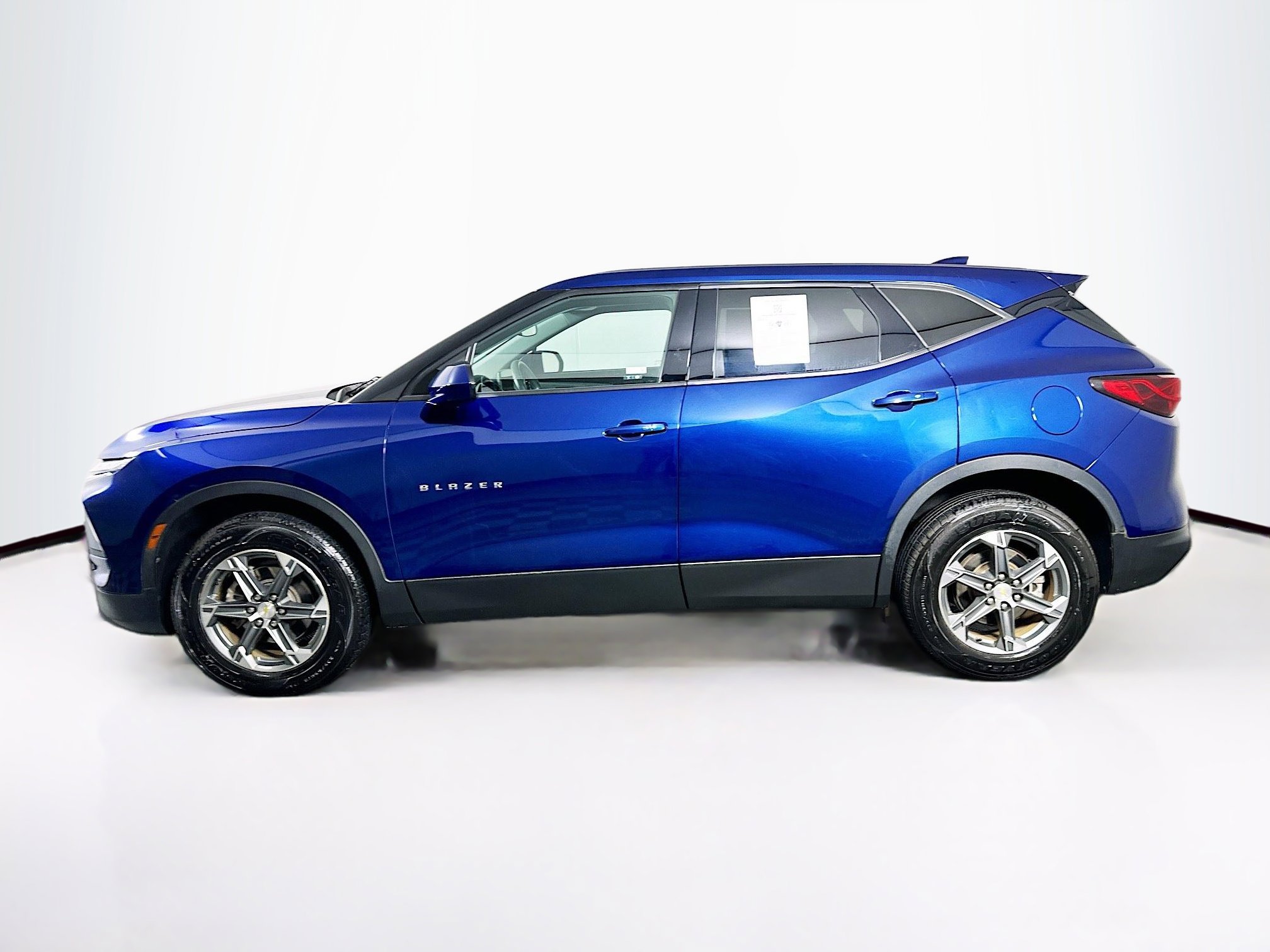 Used 2023 Chevrolet Blazer LT image 4