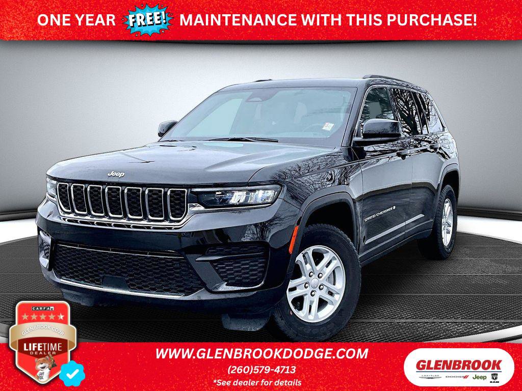Used 2024 Jeep Grand Cherokee Laredo image 1