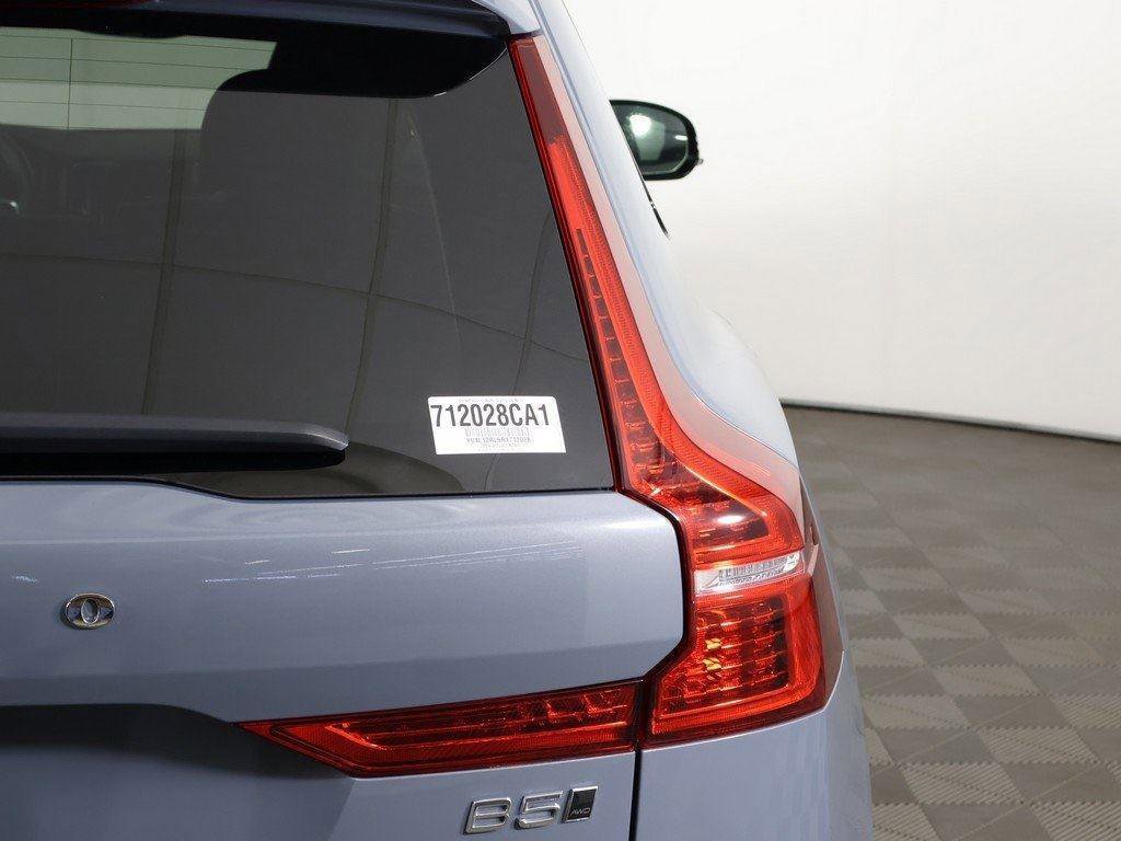 Used 2024 Volvo XC60 B5 Plus image 20