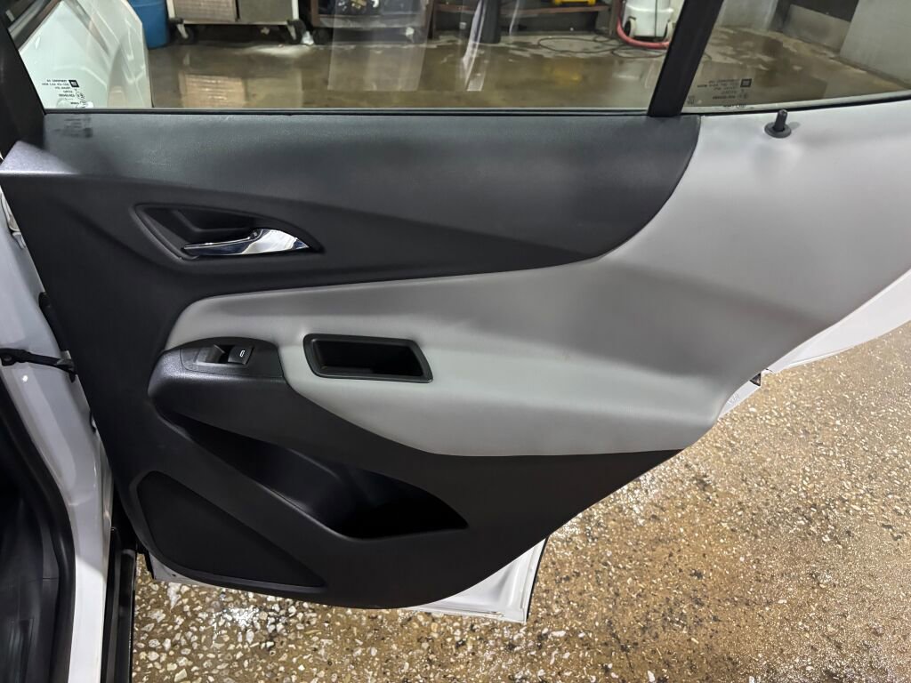 Used 2021 Chevrolet Equinox LS w/ LS Convenience Package image 22