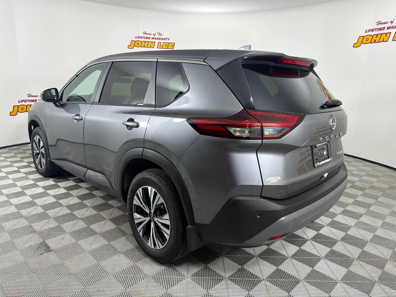 Used 2023 Nissan Rogue SV AWD/4WD image 3
