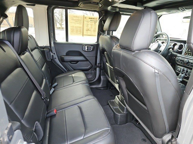 Used 2023 Jeep Wrangler Unlimited Sahara image 16