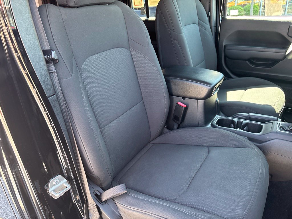 Used 2023 Jeep Wrangler Unlimited Sport AWD/4WD image 31