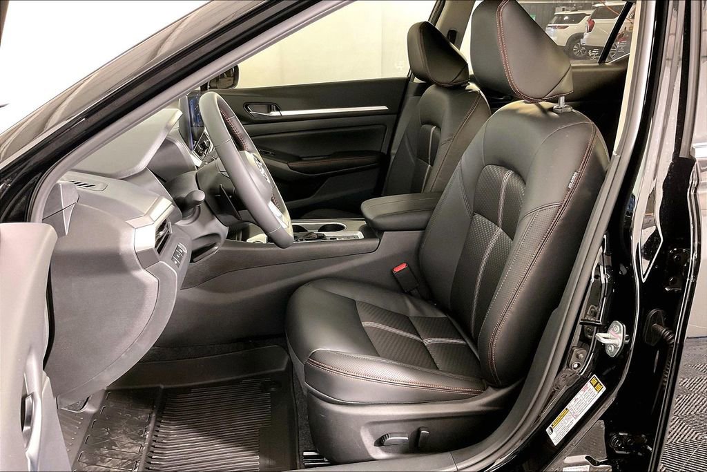 New 2026 Nissan Altima 2.5 SR w/ SR Premium Package FWD image 11