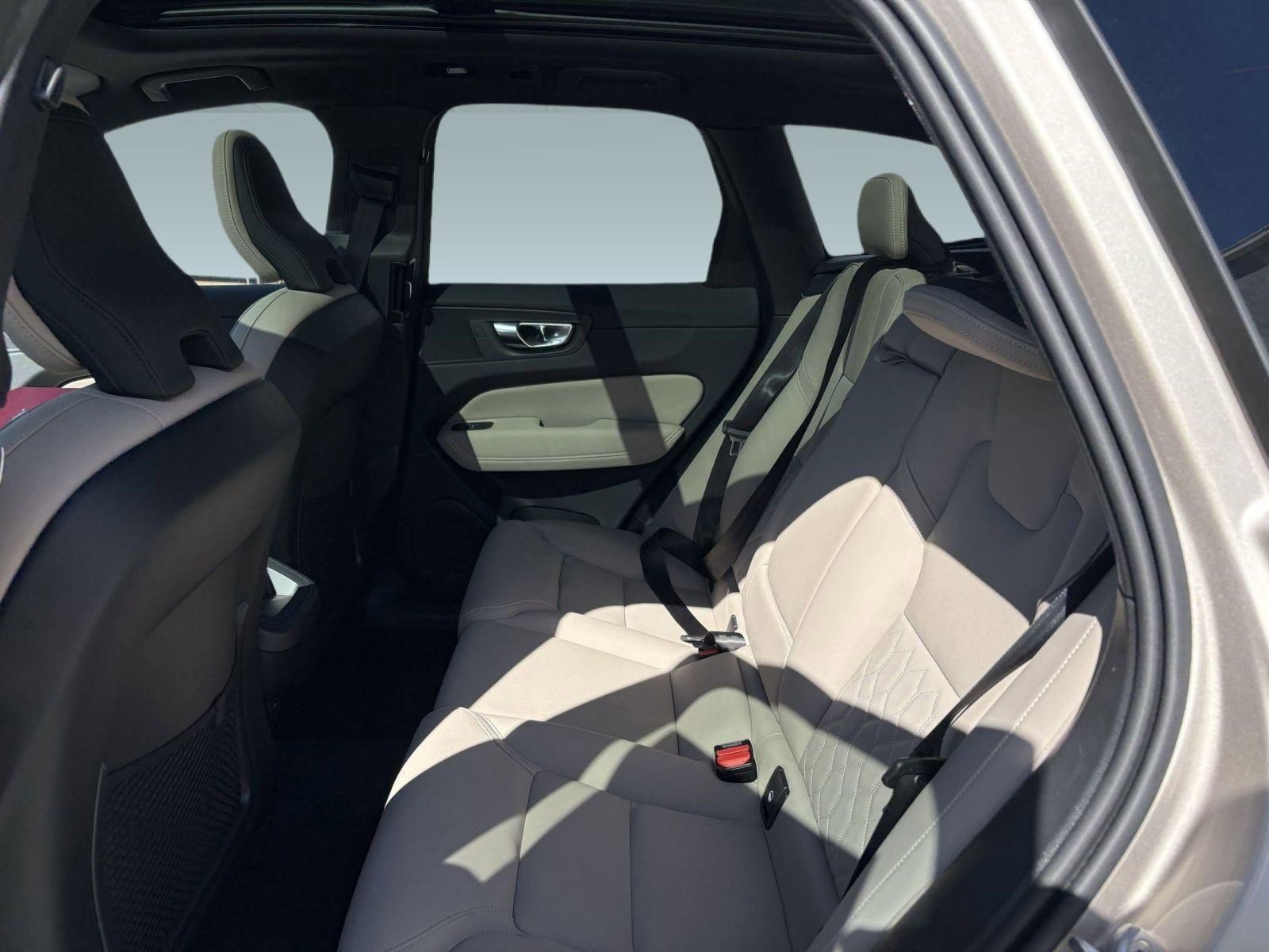 Used 2026 Volvo XC60 B5 Core w/ Climate Package image 14