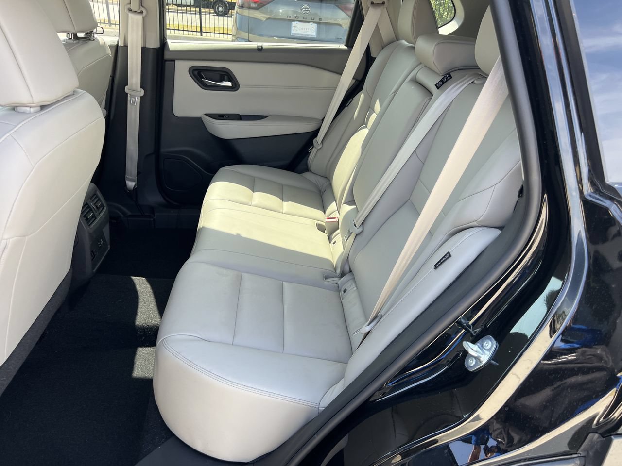 Used 2023 Nissan Rogue SL w/ SL Premium Package FWD image 12