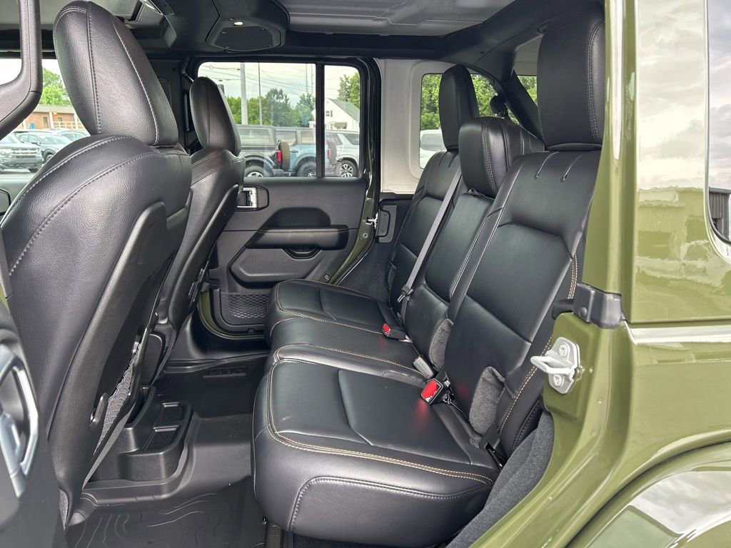 Used 2024 Jeep Wrangler Unlimited Sahara AWD/4WD image 11