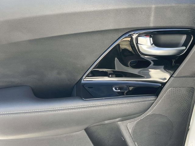 Used 2022 Kia Niro LXS image 23