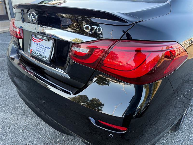 Used 2019 INFINITI Q70 Luxe image 9